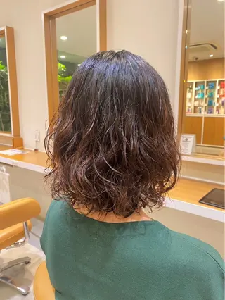 ミディアム 吉田 愛花のヘアスタイル