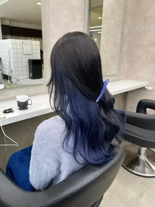 セミロング 寒色＆ブリーチ特化 寒色MiOのヘアスタイル