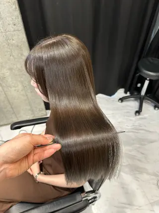 ロング カラー 10月限定モニター 髪質改善美髪矯正のヘアスタイル