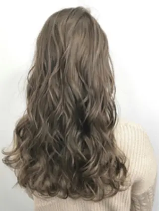 カラー 堤 麻衣子のヘアスタイル