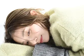 ミディアム 細川 真希のヘアスタイル