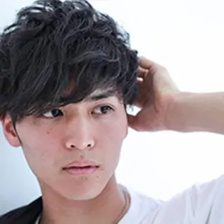 ショート パーマ メンズ インナーカラー/ ストレート/奥野洸也のヘアスタイル