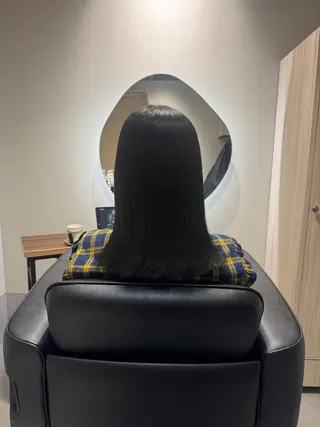 セミロング NAVY 橋本心 縮毛矯正のヘアスタイル