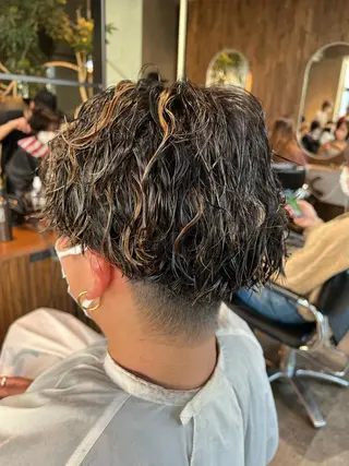 ショート パーマ メンズ 波巻きスパイラルパー マ/シャドウパーマ駿のヘアスタイル