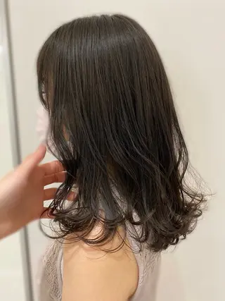 ミディアム パーマ コテ巻きパーマ💙 シノヤユイのヘアスタイル