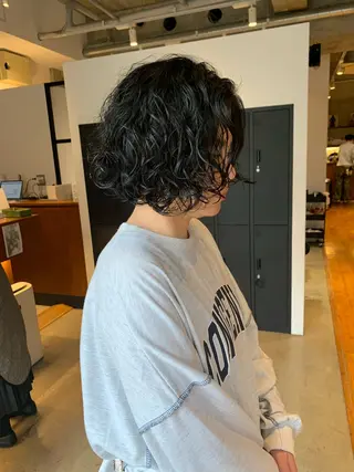 セミロング パーマ パーマ　地毛風カラー /横山大樹のヘアスタイル