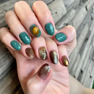 ネイル repos~ルポ~所属・里見 麗のネイルデザイン