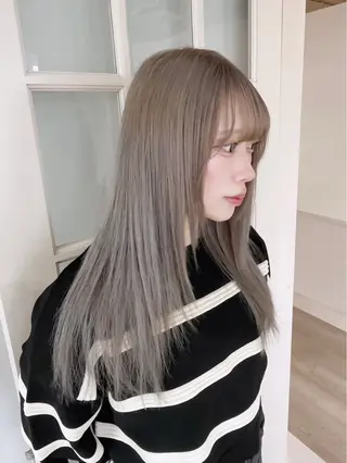 カラー ニトウ レイナのヘアスタイル