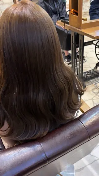 カラー 伊藤 音羽のヘアスタイル