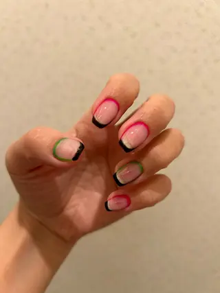 ネイル 透灯 TOUTOU 🪄のネイルデザイン