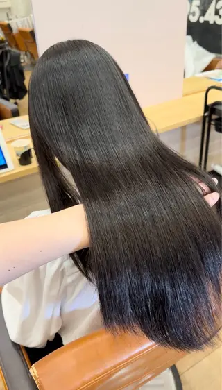 ロング レイヤーカット/ 髪質改善特化のヘアスタイル