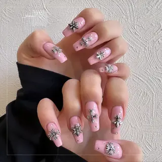 ネイル GRANDE OSU Anna 🧸💛のネイルデザイン