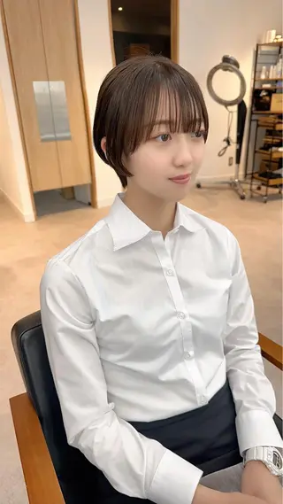 ミディアム カラー パーマ ヘアアレンジ メンズ キッズ ネイル マツエク・マツパ アイブロウ レイヤーカット／顔周 りカット/縮毛矯正のヘアスタイル
