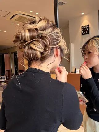 ヘアアレンジ ルナ|縮毛矯正 ×デザインカラー🥝のヘアスタイル
