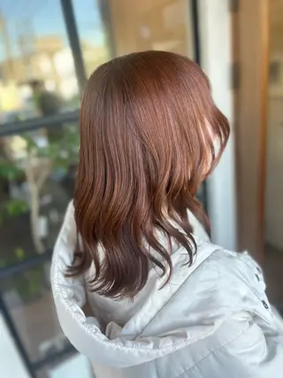 ミディアム カラー 井上 花音のヘアスタイル