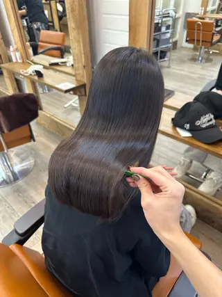 ミディアム KEIGO/ ベージュカラーのヘアスタイル