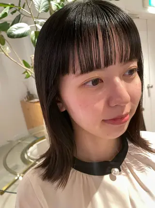 ミディアム 柔らかレイヤー× 透け感カラー/SUのヘアスタイル