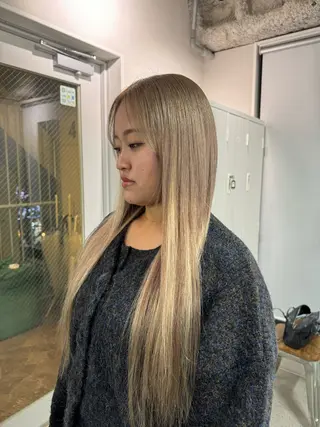 ロング カラー ハイトーン&髪質改善 &韓国エクステ🤎のヘアスタイル
