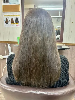 セミロング カラー 横路 めぐみのヘアスタイル