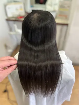 セミロング パーマ 圧倒的艶髪ストレート 山本翔大✨️のヘアスタイル