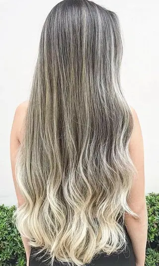 ロング カラー パーマ ヘアアレンジ 大阪レミーエクステ チビ編み込みのヘアスタイル