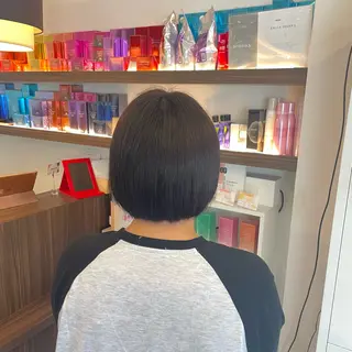 ショート カラー 川原 飛奈のヘアスタイル