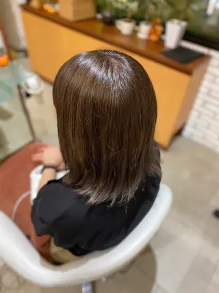 ミディアム カラー 峯村 亜希のヘアスタイル