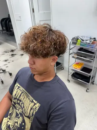 パーマ メンズ 深谷 侑亮のヘアスタイル