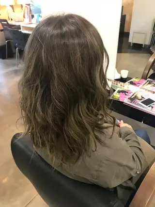 ミディアム カラー ヘアアレンジ 烏山 達也のヘアスタイル