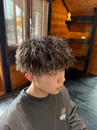 パーマ メンズ 古賀 雄大のヘアスタイル