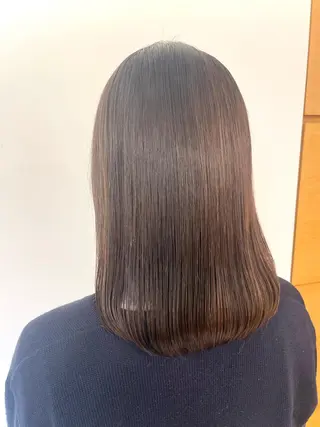 セミロング 美髪矯正・ブリーチ 矯正🫧秋元ゆたかのヘアスタイル