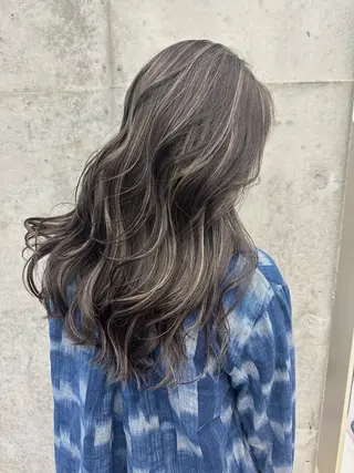 ロング カラー 森本 笑のヘアスタイル