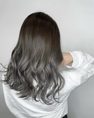セミロング 手島 カミラのヘアスタイル