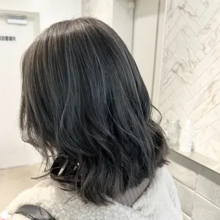 ミディアム カラー 艶ハイトーン🔆 ️️️安座間 希のヘアスタイル