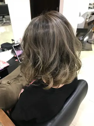 ミディアム カラー ヘアアレンジ 烏山 達也のヘアスタイル