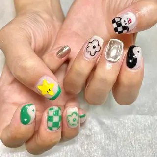 ミディアム カラー パーマ ヘアアレンジ メンズ キッズ ネイル マツエク・マツパ アイブロウ 今福鶴見ネイル 8(エイト)のネイルデザイン