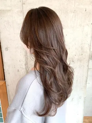 ミディアム 🌷横浜/レイヤー /艶カラー🌷のヘアスタイル