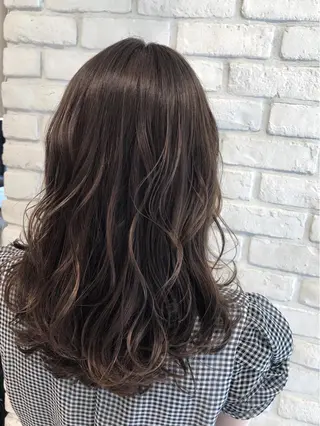ミディアム カラー ベージュカラー🧸 伊藤なつみのヘアスタイル