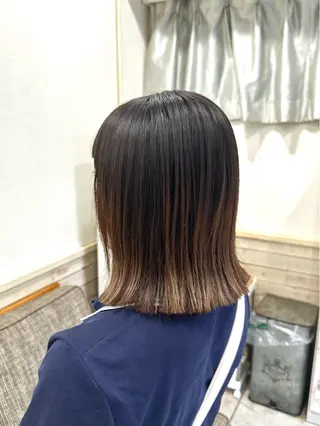 ミディアム 岡本 葵のヘアスタイル