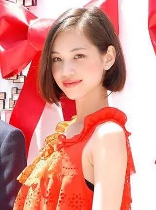 ミディアム クラッチムク博多小川 旭のヘアスタイル