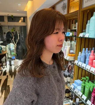 ロング 岸 奈々香のヘアスタイル