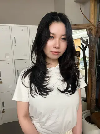 セミロング レイヤーカット/ 酸性ストレート梅田のヘアスタイル