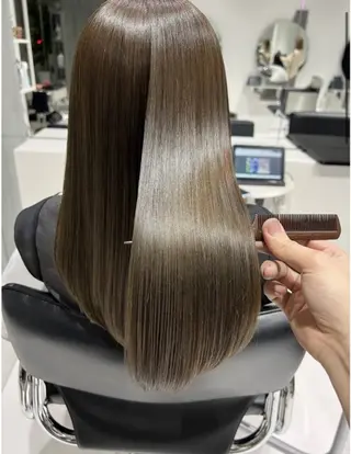 ロング カラー ナカムラ イヅミのヘアスタイル