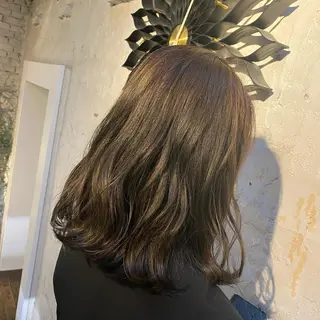 ミディアム カラー 山中 真紫のヘアスタイル