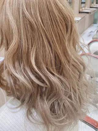 セミロング カラー パーマ 古川 琴美のヘアスタイル