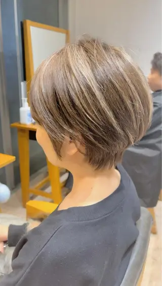 ショート カラー 🌟イメチェン美容師 🌟清水 大輝のヘアスタイル