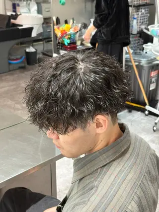 ミディアム カラー パーマ メンズ メンズパーマ特化 🔥韓国ヘア職人🔥のヘアスタイル