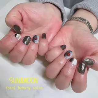 ネイル SUN&MOON REOのネイルデザイン