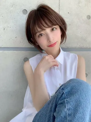 ショート ミルクティーカラー イイサカシュンスケのヘアスタイル