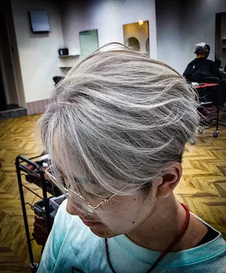 ショート カラー メンズ ✨美髪矯正×髪質改善 🍎カイト🍎渋谷のヘアスタイル